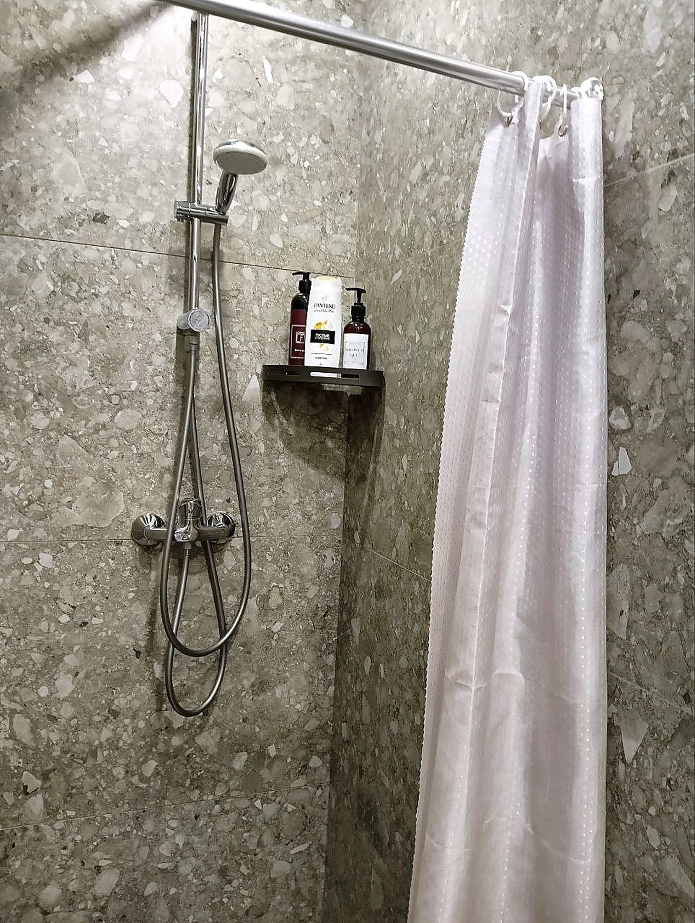 Душевая — Студия 18 м², Сочи · 2-й этаж