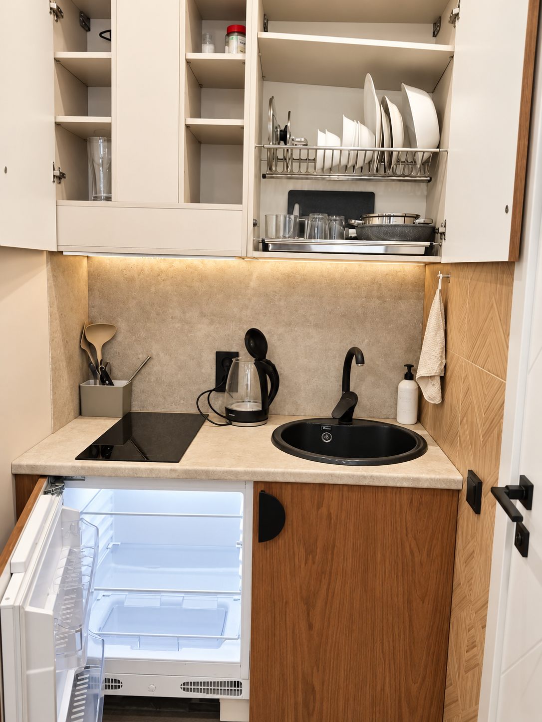 Мини-кухня студии 18 м² — Sochi Rent Apart, Сочи · 4-й этаж